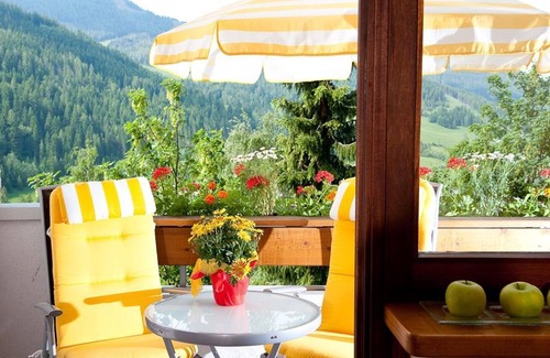 Bad Kleinkirchheim House | Vierbettzimmer "glücksmomente" 53 m² - Wohlfühl & Genusshotel Felsenhof