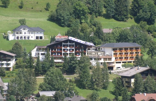 Bad Kleinkirchheim House | Vierbettzimmer "glücksmomente" 53 m² - Wohlfühl & Genusshotel Felsenhof