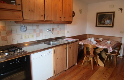 Cortina d'Ampezzo Apartment | View of the Dolomites of Cortina d'Ampezzo, hospitality and simplicity