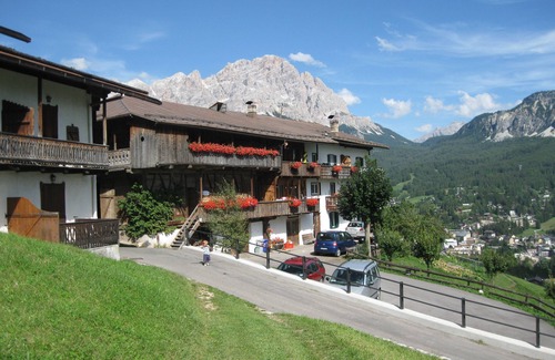 Cortina d'Ampezzo Apartment | View of the Dolomites of Cortina d'Ampezzo, hospitality and simplicity