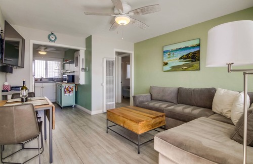 South Mission Beach Condo | View of the water, steps from the beach, bikes and other toys included.