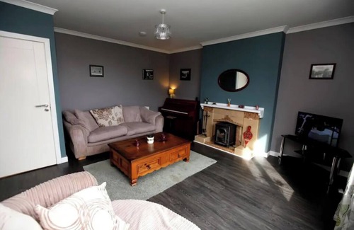 Scalloway Cottage | Viewcliff: Modern cottage, idyllic location. Secluded, with harbour views (Pets)