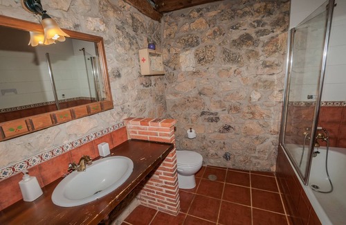 Riolago House | Viewpoint of Babia I. Rural house full rent. In wild nature. Babia