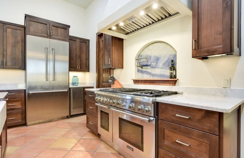 Leander House | VIEWS! Gorgeous Lake Travis Waterfront, 1 Level, Volente, Pool, Hot tub , Dock!