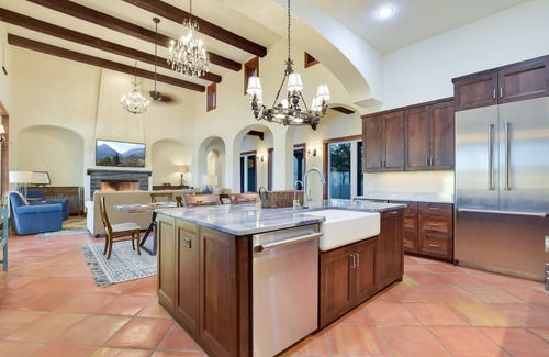 Leander House | VIEWS! Gorgeous Lake Travis Waterfront, 1 Level, Volente, Pool, Hot tub , Dock!