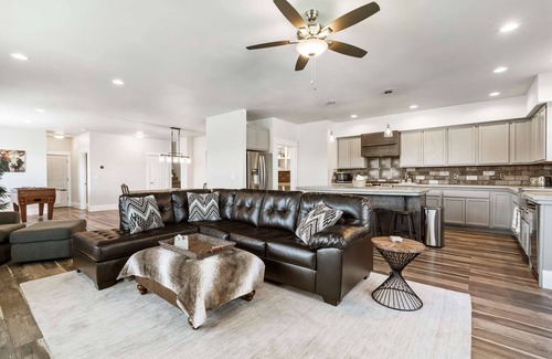 Eagle House | Views of the Foothills! Bring the WHOLE FAM + DOG(s)! Across the St to Mountain Bike Trails