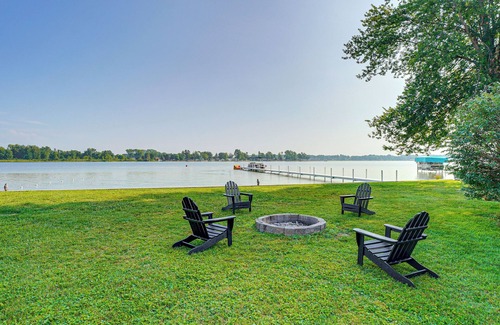 Warsaw Cottage | Views, Swimming & Family Fun: Chapman Lake Retreat