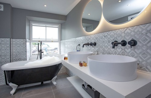 Brixham Hotel | Vigilance, Maritime Suites - a suite that sleeps 2 guests in 1 bedroom