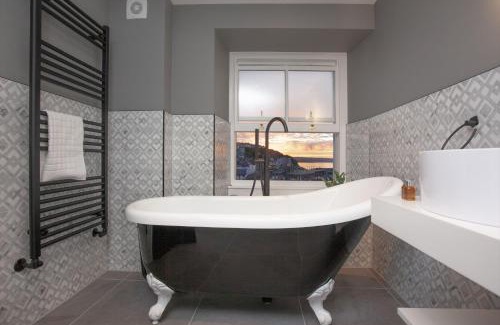 Brixham Hotel | Vigilance, Maritime Suites, Brixham