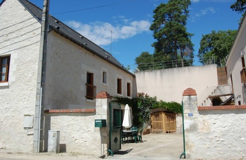 Cangey Cottage | Vigneronne XIXe au cœur du Val de Loire, proche châteaux, 3 chambres, jardin, parking, Wi-Fi.