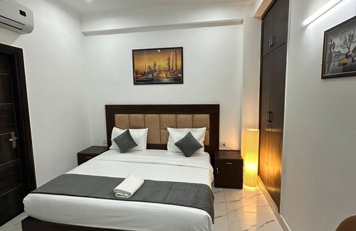 Gurugram Bed & Breakfast | Vikrant Residency 177