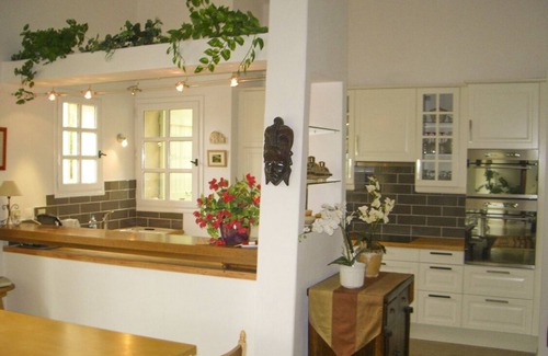 Saint-Michel-l'Observatoire Villa | Villa for 10 people, private pool, garden not overlooked