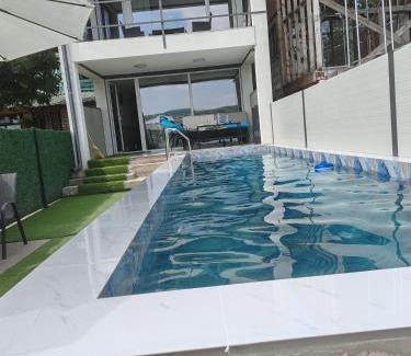 Cerevic Villa | Vila ČAROLIJA Futog