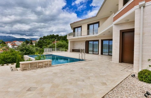 Novi Sad Villa | Vila Lara