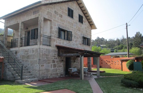 Vilaboa House | Vilaboa, Stone house in rural setting, swimming pool, wifi, well connected