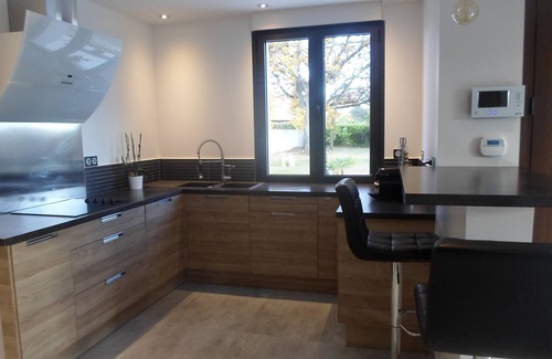 Saint-Marcellin-les-Vaison Villa | VILLA LES GRANGES- SWIMMING POOL surrounded by a green park overlooking the mountains