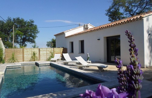 Saint-Marcellin-les-Vaison Villa | VILLA LES GRANGES- SWIMMING POOL surrounded by a green park overlooking the mountains