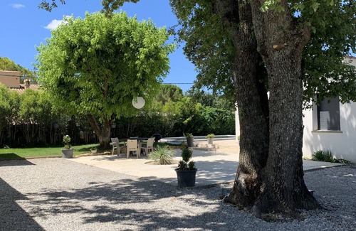 Saint-Marcellin-les-Vaison Villa | VILLA LES GRANGES- SWIMMING POOL surrounded by a green park overlooking the mountains
