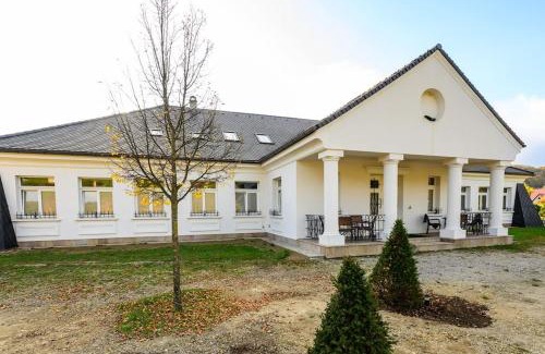 Melcice - Lieskove Apartment | Villa École