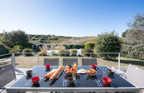 Clohars-Carnoet Villa | VILLA * 10-12 PERS SECURE HEATED SWIMMING POOL SEASIDE BEACH 30 M AWAY