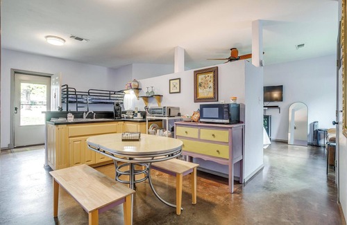 Glen Rose Cottage | Villa 101 | Peaceful River Views | Steps to Water