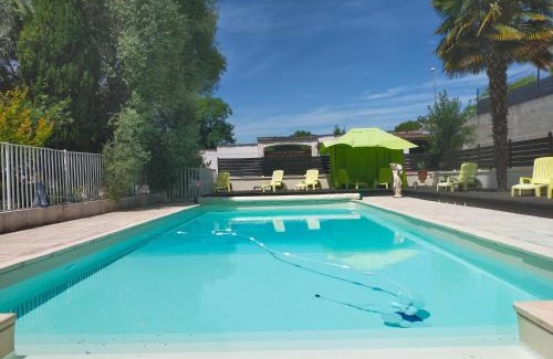 Courcoury House | Villa 168m2 sur Parc Arboré pour groupe Famille et Amis jusqu'à 10 personnes