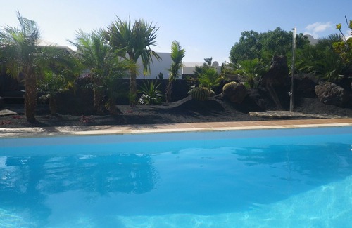 Montana Roja Villa | Villa 175 m2. Seaview, pool 29 °C, big hot tube, tropical garden, TV sat, Wi-Fi