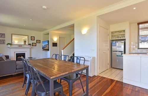 Pokolbin Villa | Villa 2br Ferre Villa located within Cypress Lakes Resort