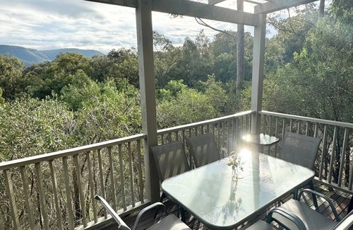 Pokolbin Villa | Villa 2br Mountain View Retreat Villa located within Cypress Lakes Resort