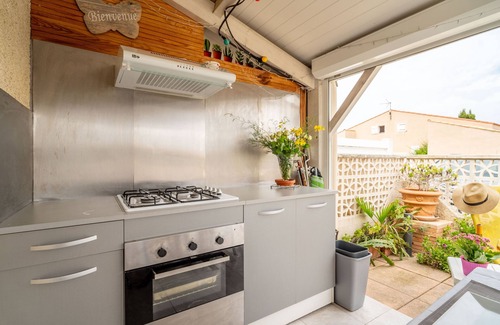 Les Ayguades Villa | Villa '38m2 Proche De La Mer' with Private Terrace and Air Conditioning
