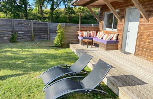 Mimizan Villa | Villa 4* Les Cahuttes with swimming pool between ocean and forest.