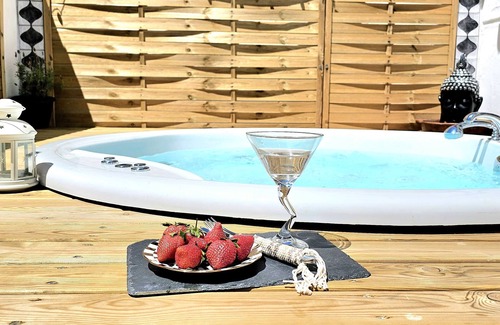 Bolonia Ski Chalet | Villa 5 minutes from the beach