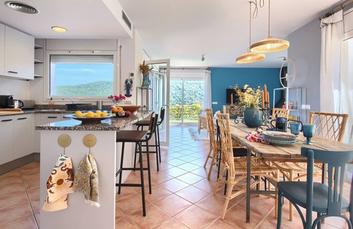 Sa Riera Villa | Villa '8 Couchages Piscine Vue Mer' with Sea View, Wi-Fi and Air Conditioning