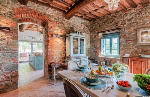 Nozanno Villa | Villa Alice, panoramic stone farmhouse to sleep 10 with pool in Lucca