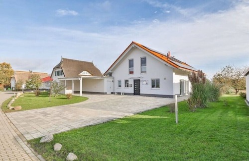 Vaschvitz House | Villa Am Gutshof
