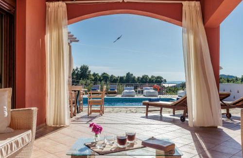 Alikias Villa | Villa Amaryllis by Kardous