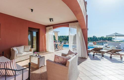 Alikias Villa | Villa Amaryllis by Kardous