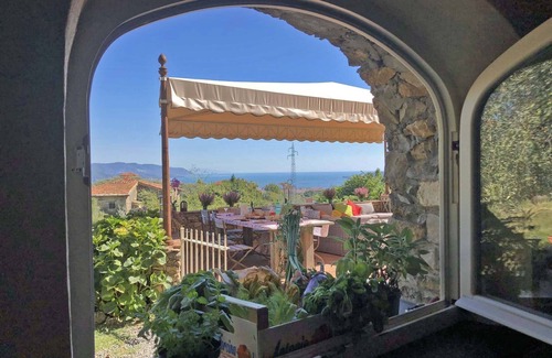 La Foce Villa | Villa Ambrosia 8P by VILLASRETREATS w/pool A/C BBQ, WiFi, Sea View near 5Terre