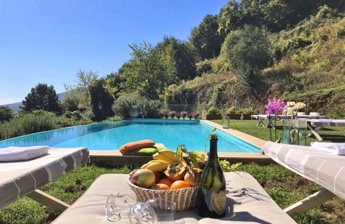 La Foce Villa | Villa Ambrosia 8P by VILLASRETREATS w/pool A/C BBQ, WiFi, Sea View near 5Terre