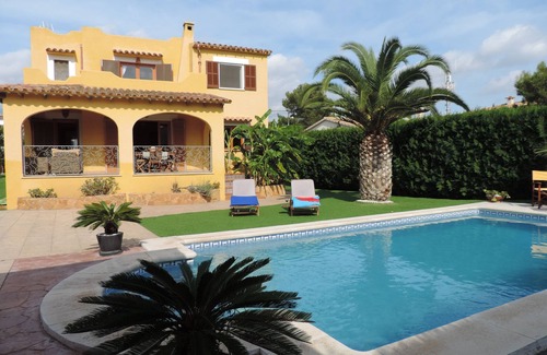 Cala Pi Villa | VILLA AND POOL AT THE BEACH OF CALA PI