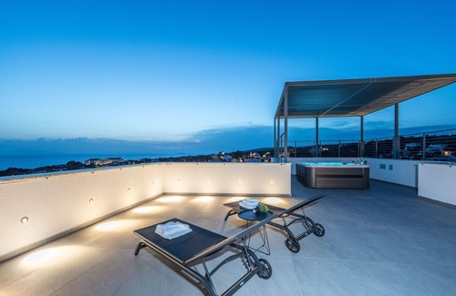 Jakisnica Villa | Villa Aria with Heated Pool, Sauna & Jacuzzi