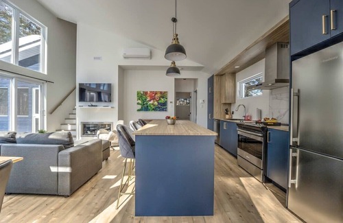 Pont-Rouge Ski Chalet | Villa Azur, spa, sauna, piscine, sentiern