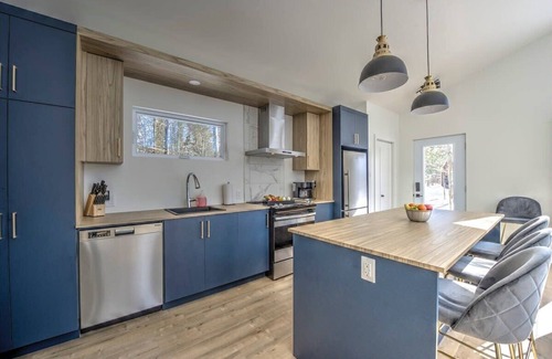 Pont-Rouge Ski Chalet | Villa Azur, spa, sauna, piscine, sentiern