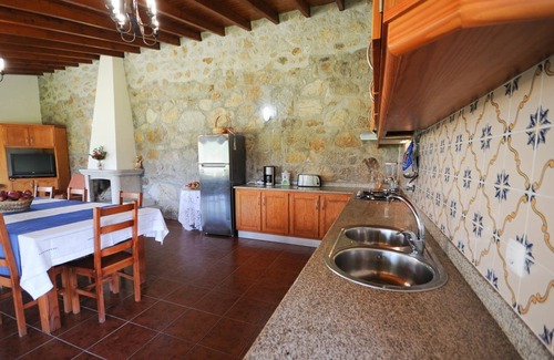 Aborim Villa | Villa Barcelos - Three Bedroom Villa, Sleeps 6