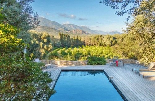Figari Villa | Villa 'Bicu Rossu' with Private Pool, Wi-Fi and Air Conditioning