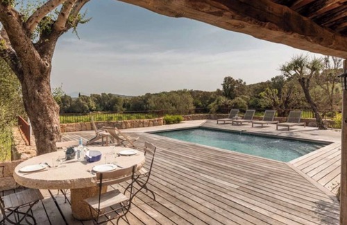 Figari Villa | Villa 'Bicu Rossu' with Private Pool, Wi-Fi and Air Conditioning