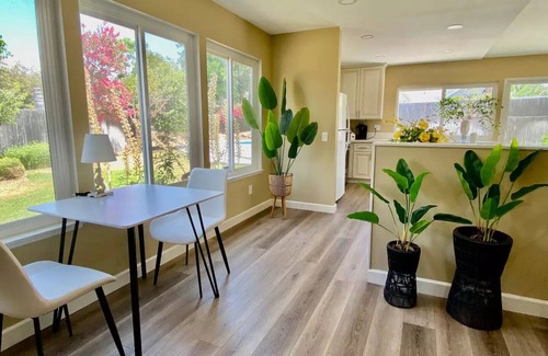 Arlington South House | Villa Blanca| Luxurious 4 BR Pool House | Near UCR