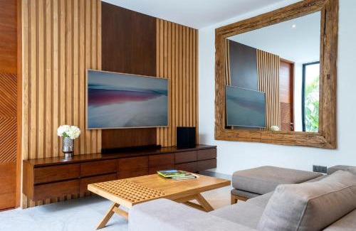 Munggu Villa | Villa Blue Lagoon (in the Heart of Canggu).