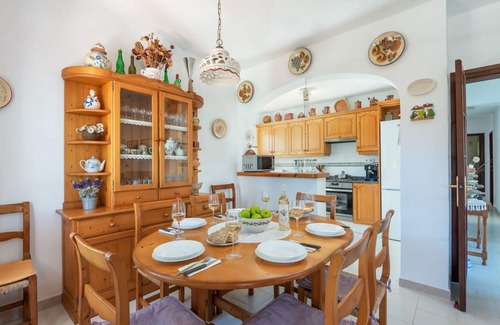 Cala'n Bosch Villa | Villa Bon Sol -beach and free WiFi