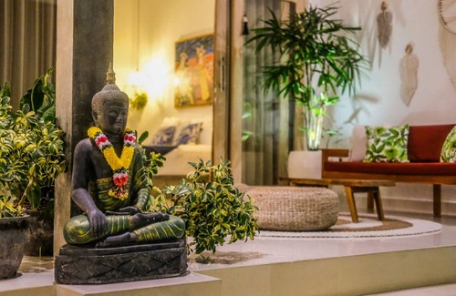 Mengwi Villa | Villa Bonsai Kecil is a charming new and modern villa in the heart of Pererenan